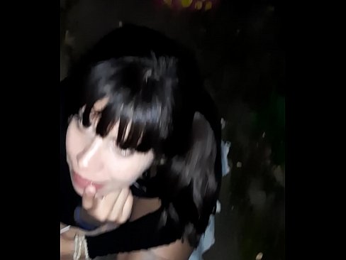 ❤️ 거리에서 사탕과 교환으로 부어오른 페니스 ️ 포르노 vk 우리